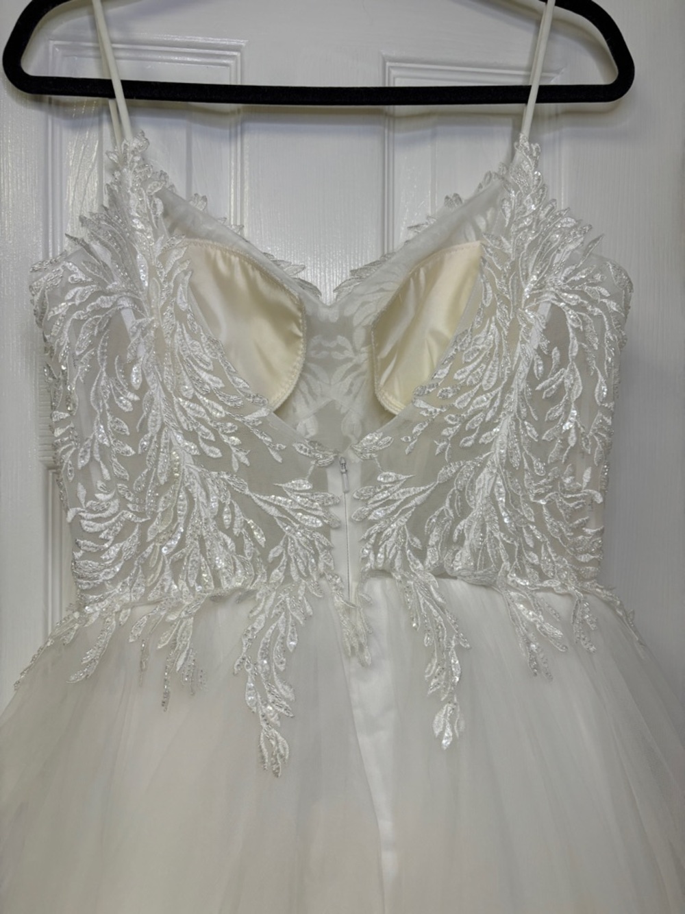 Lulu's White Lace Bodice Organza Ball Gown Wedding Dress - Picture 11 of 16